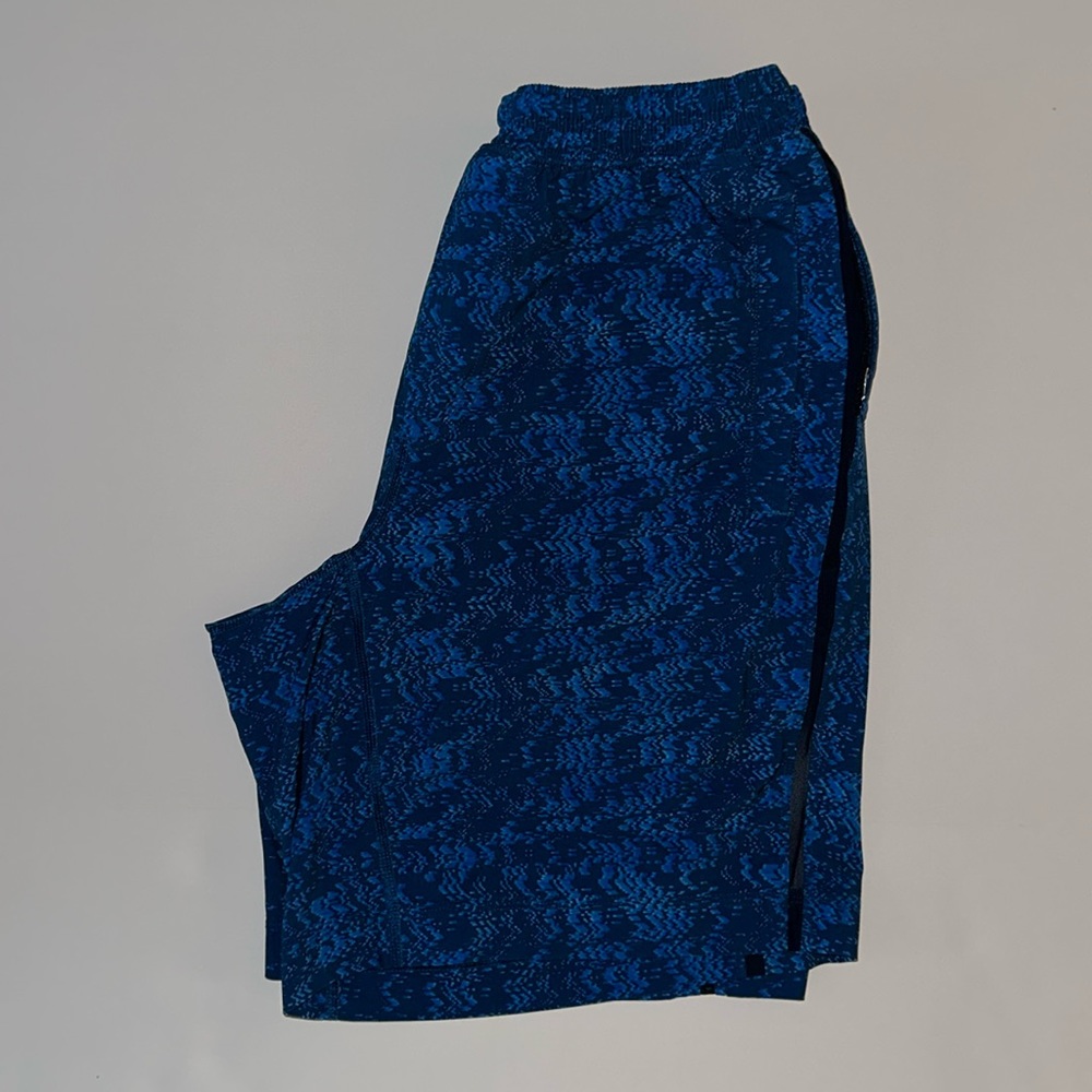 Lulu lemon 8” lined short